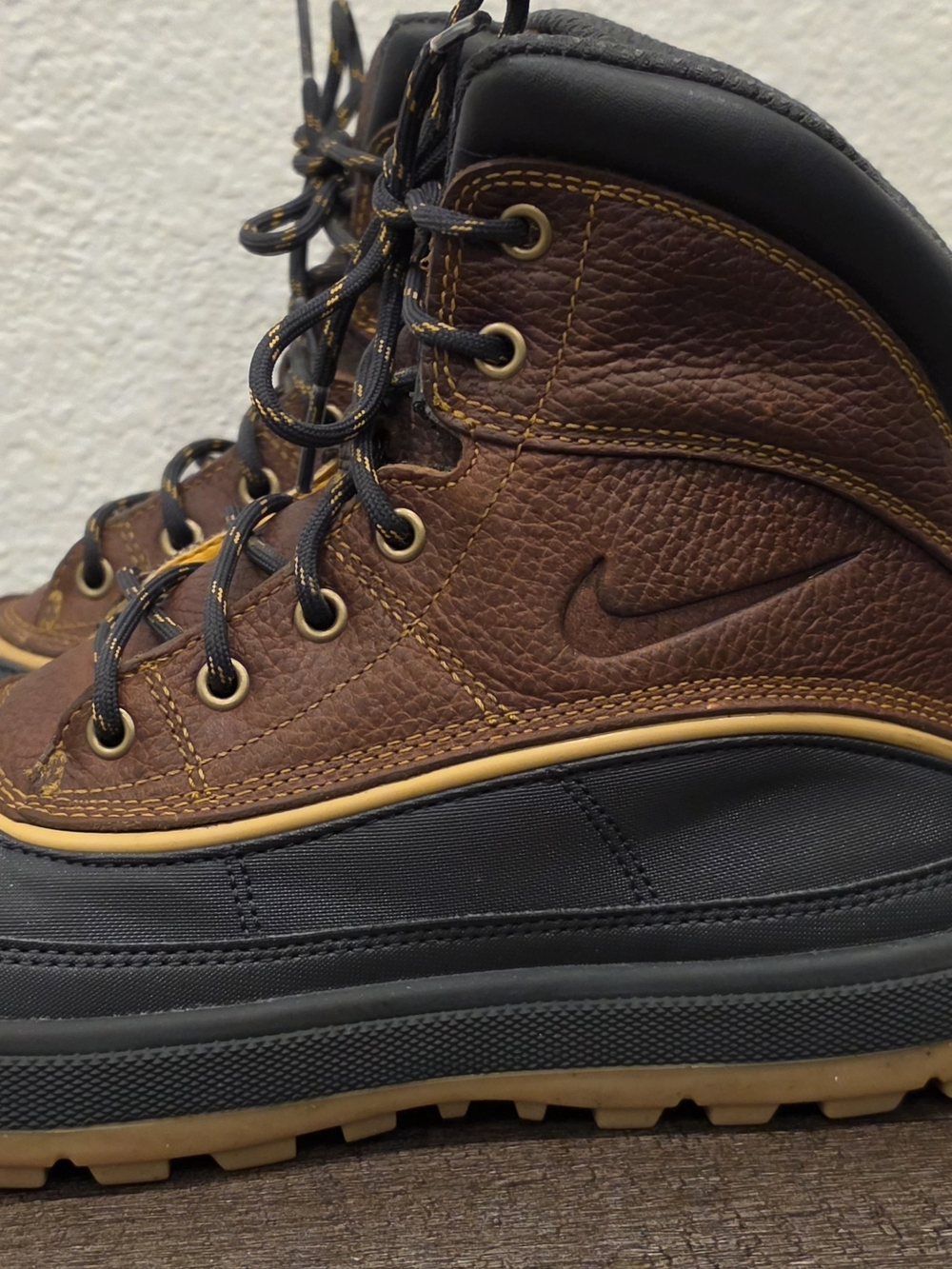 Nike ACG Woodside II Boots Size 7.5 For When You Need to Fight a Puddle and Win